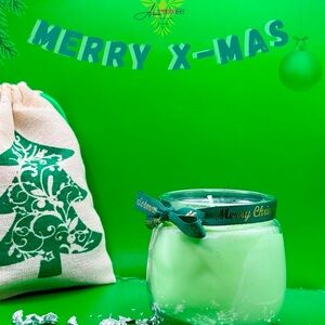 Holiday Green Candle with Festive Bag